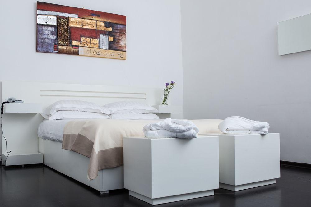 Herculaneum Hotel