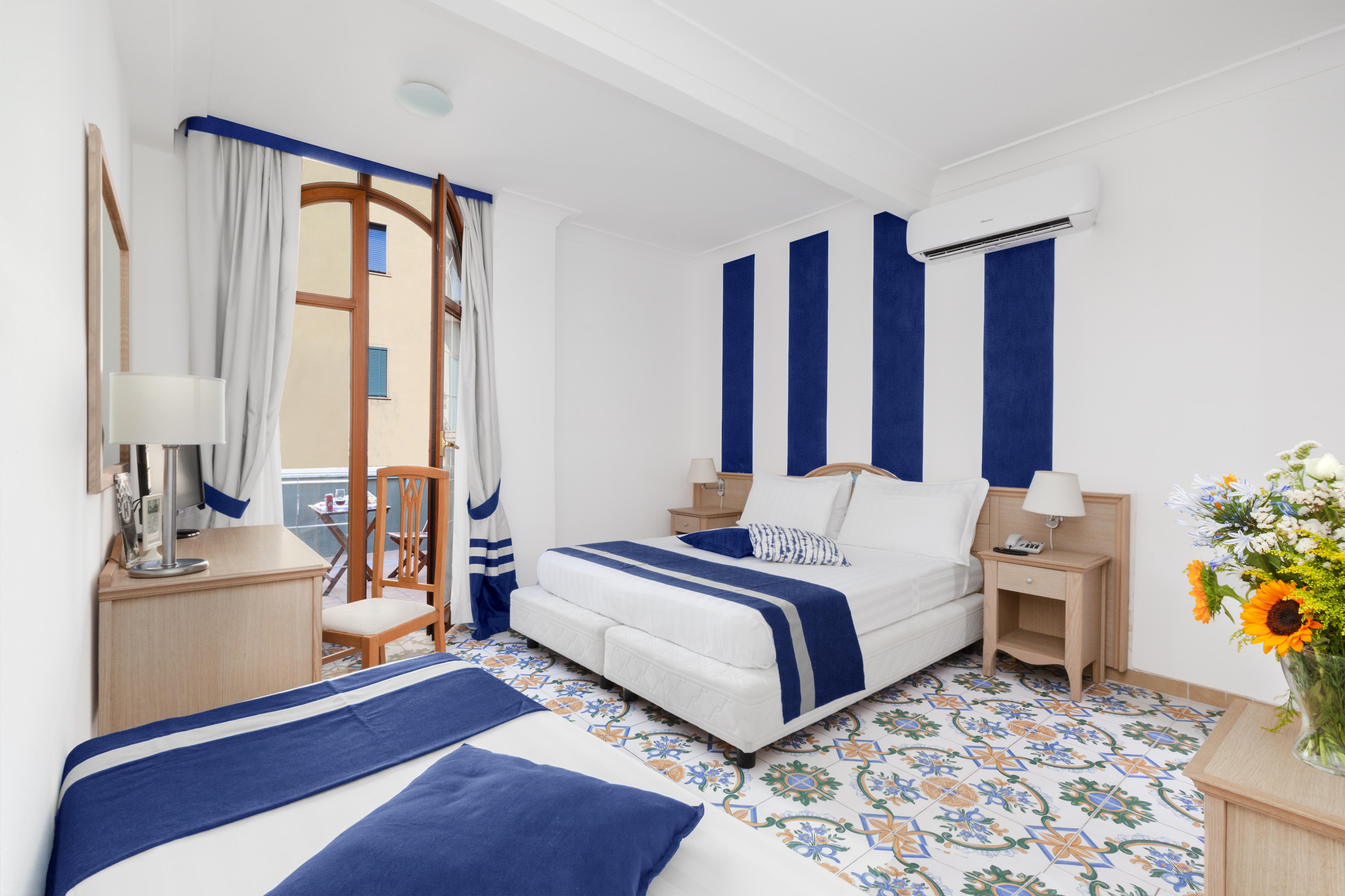 Hotel Herculaneum 3*